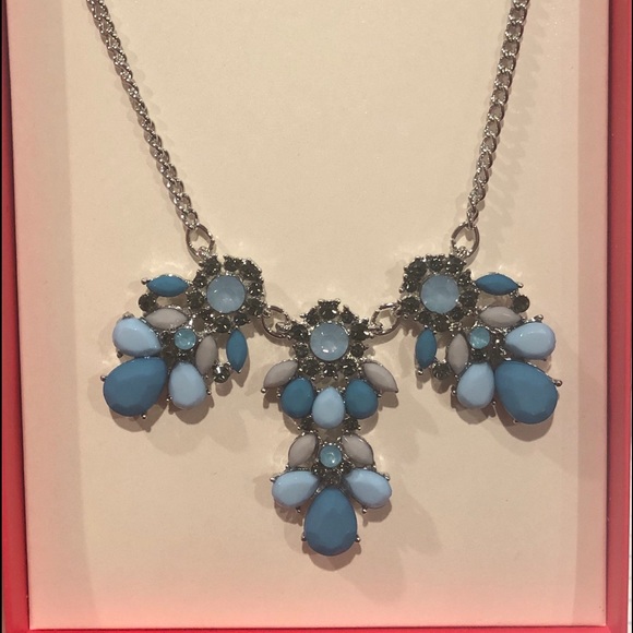 ✨ Blue stone necklace and earrings set ✨ - Picture 4 of 5